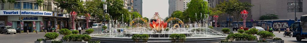 Phố đi bộ Nguyễn Huệ và các cao ốc tại TP.HCM, minh họa thị trường kinh doanh bất động sản